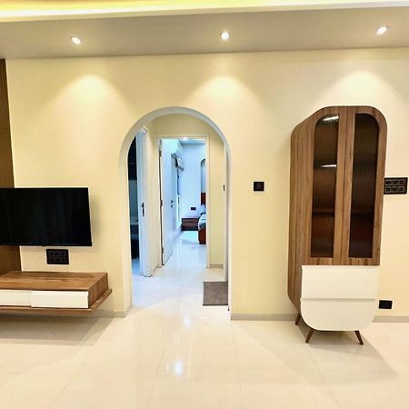 Peacock Palace 2Bhk Modern Ac Flat In Baner Pune Bagian luar foto