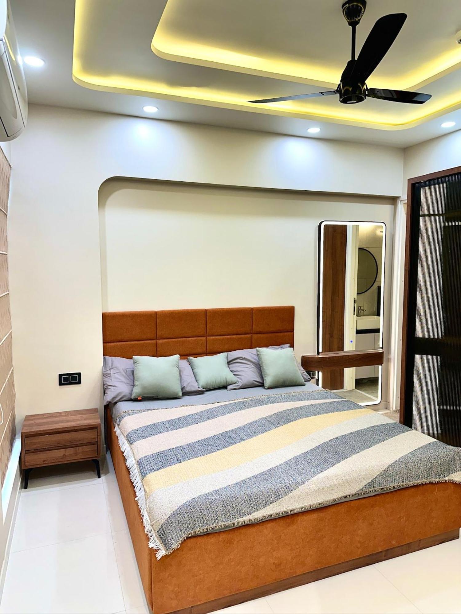 Peacock Palace 2Bhk Modern Ac Flat In Baner Pune Bagian luar foto